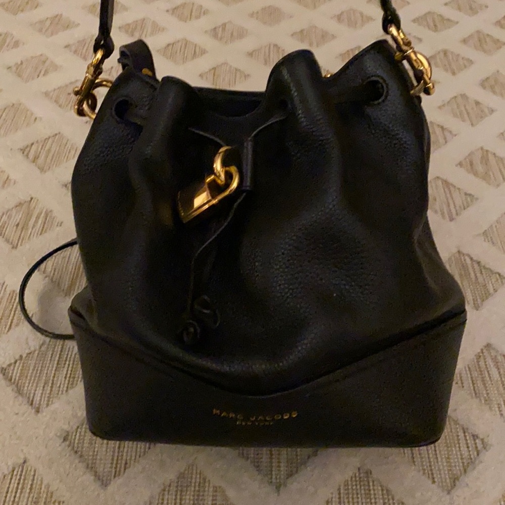 COPY - Marc Jacob lock that bucket bag in black